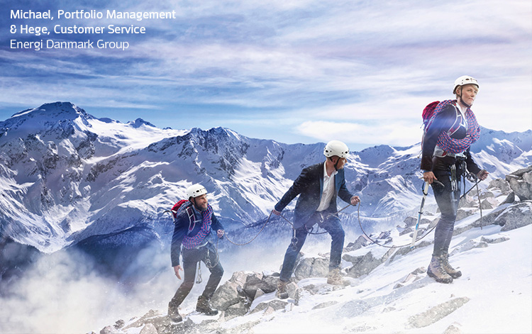 Energi Danmark bruger deres medarbejdere til at vise, hvordan de arbejder. Fx hvordan de sammen bestiger bjerge. 