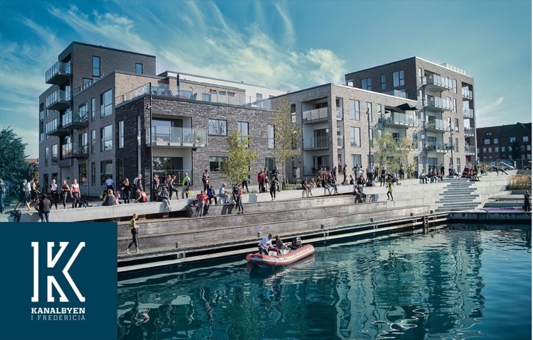 Kanalbyen er en unik perle for Fredericia - her ses byggeriet i fuldt flor på en dejlig forårsdag. 