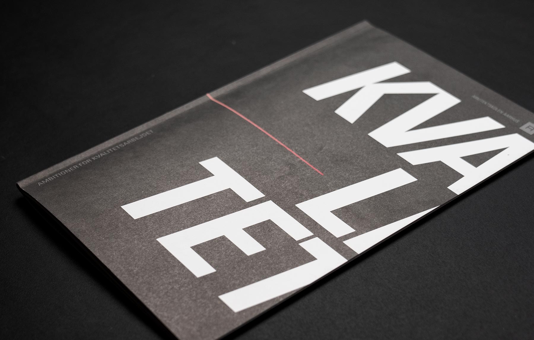 Creative ZOO har designet et anderledes og opsigtsvækkende magasin om Arkitektskolens arbejde med kvalitet. 